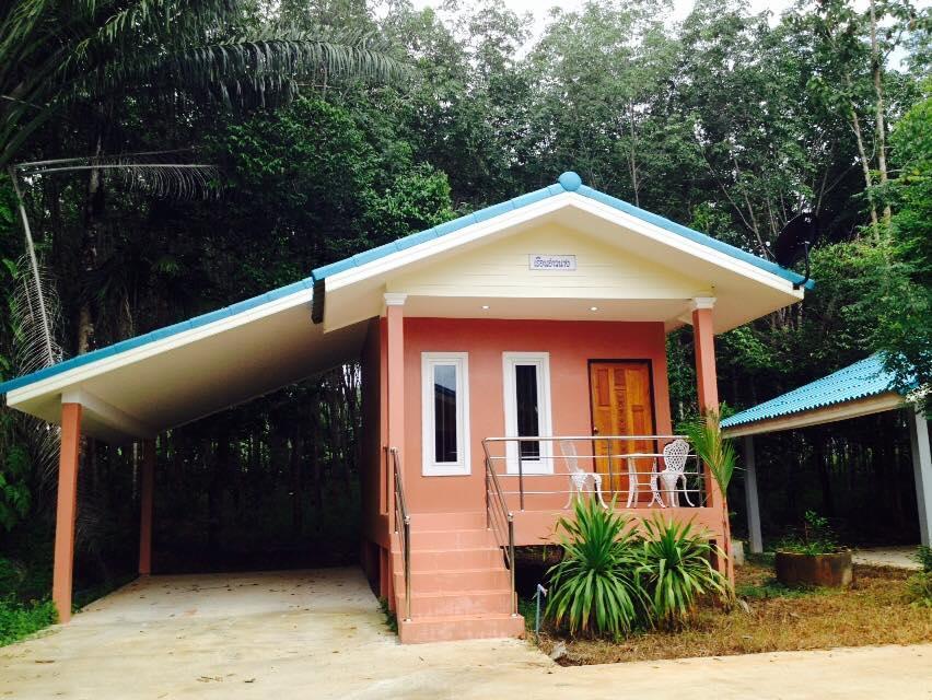 Oyo 75515 Sairung Farmstay 甲米 外观 照片